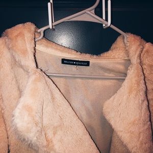 Fluffy Coat. Brandy Melville.